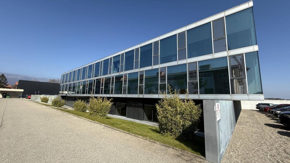 Bureau de 300m2 divisibles situés en Terre Sainte