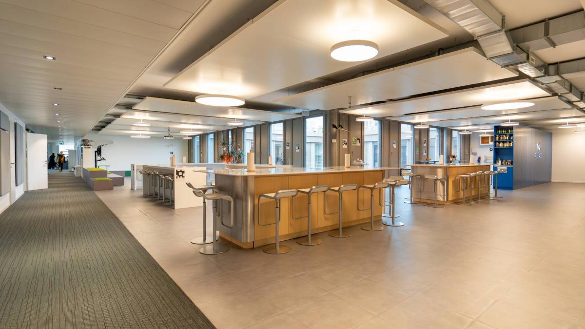 Vos bureaux au dernier étage dans le dynamique quartier de Malley