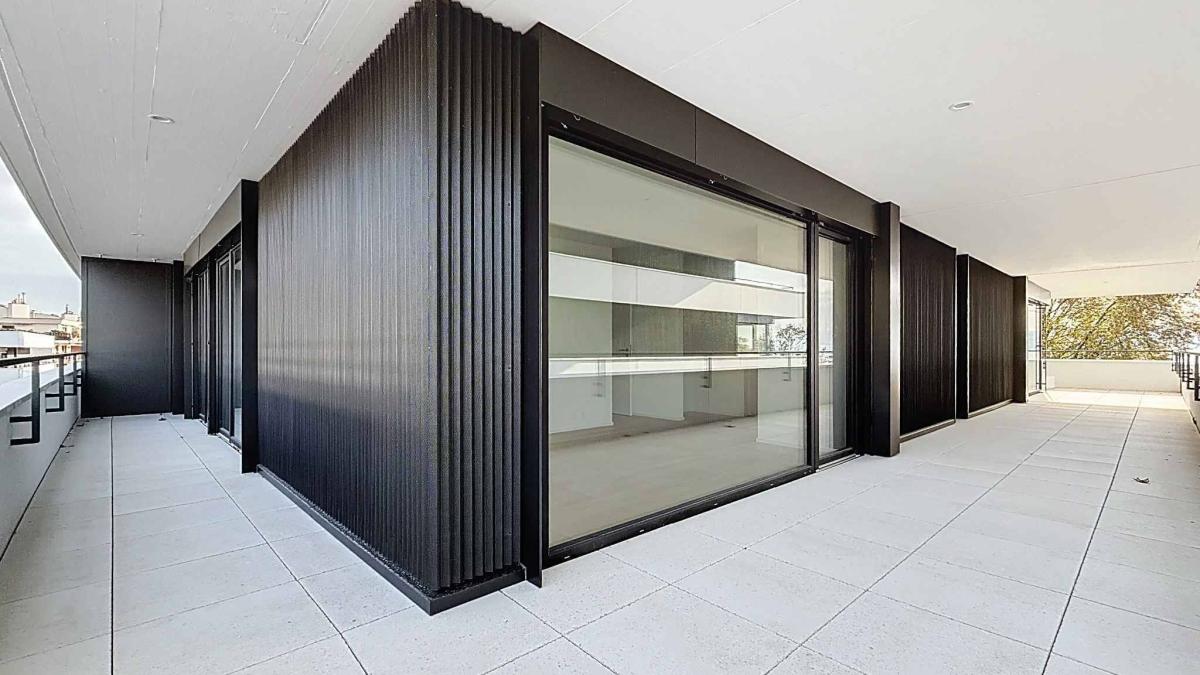 Luxueux 4.5 pièces traversant avec balcon couvert de 76m2 et vue lac