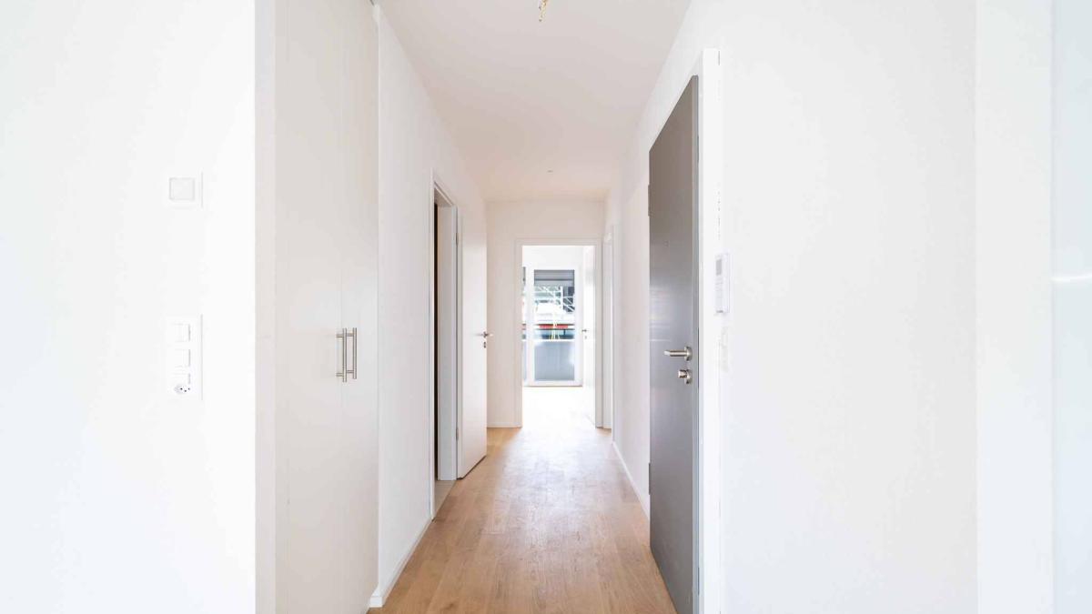 Luxueux 4.5 pièces traversant avec balcon de 76m2 et vue panoramique sur le lac