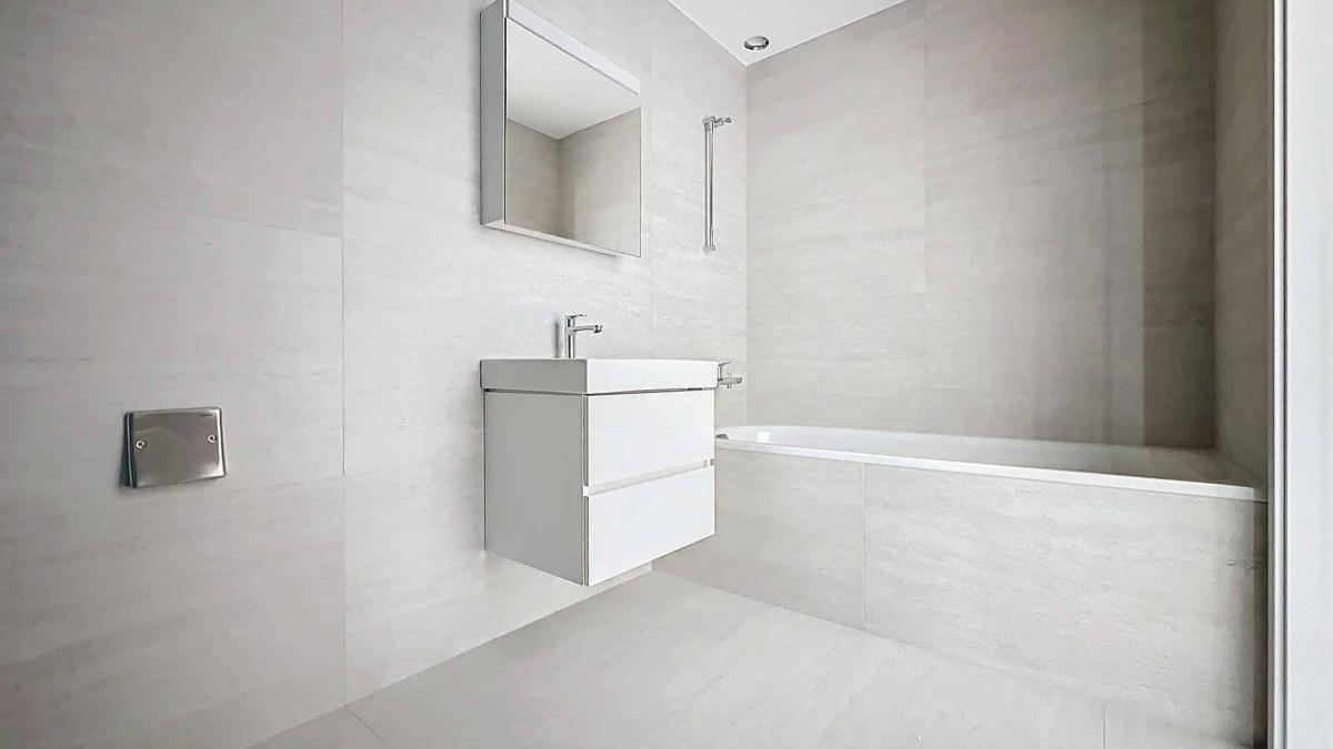 Spacieux 3.5 pièces traversant de 108m2 avec 2 balcons et vue sur le lac