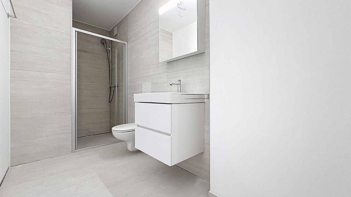 Appartement neuf de 5.5 pièces avec terrasse couverte et jardin