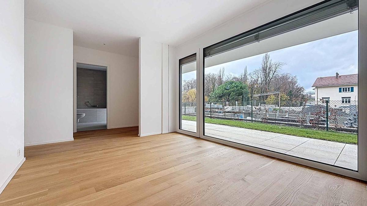 Appartement neuf de 5.5 pièces avec terrasse couverte et jardin