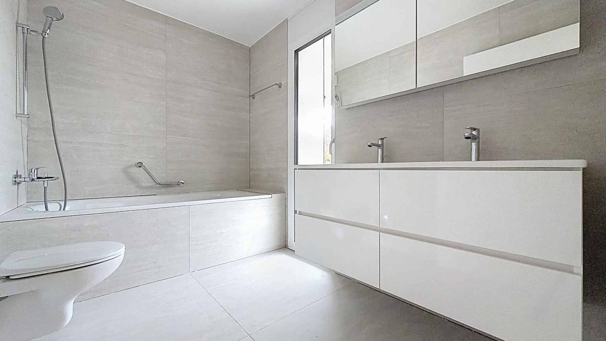 Appartement neuf de 5.5 pièces avec terrasse couverte et jardin