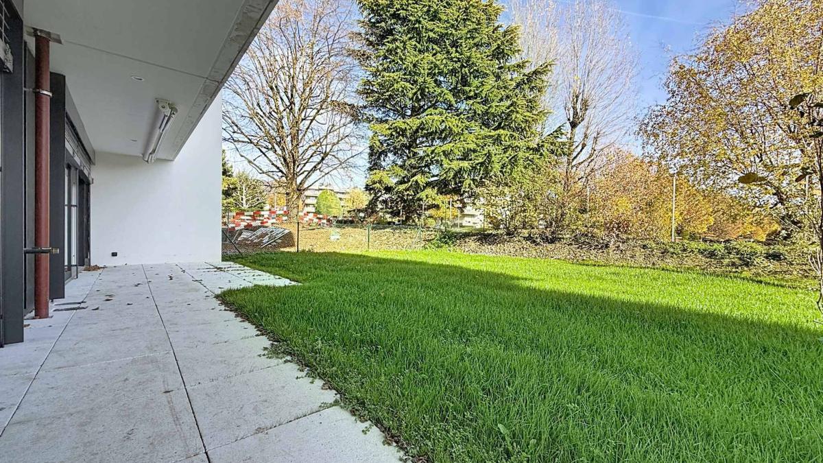 Appartement neuf de 2.5 pièces avec terrasse et jardin