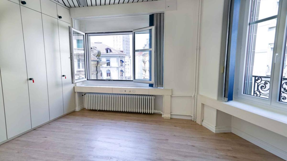 Belle surface de 197 m2 au coeur de la ville dans immeuble Hausmannien
