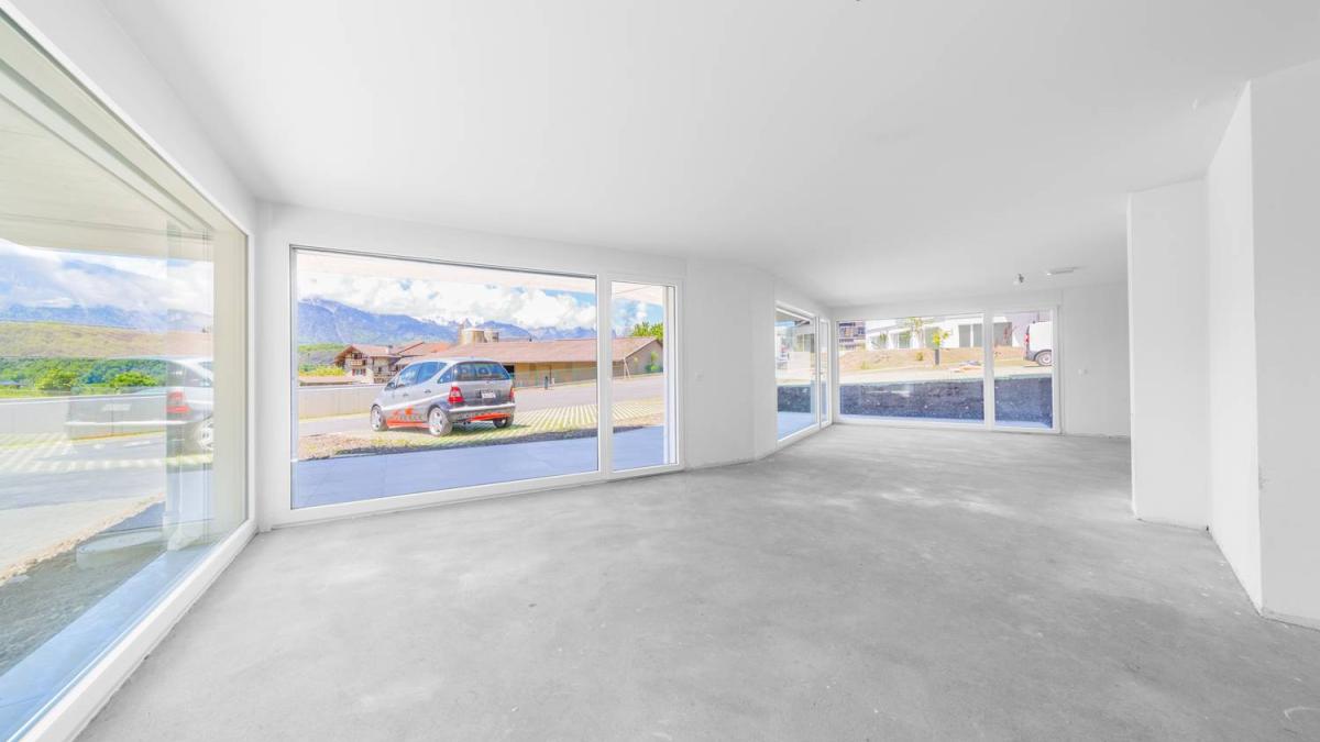 Spacieuse et lumineuse surface commerciale neuve de 97 m2
