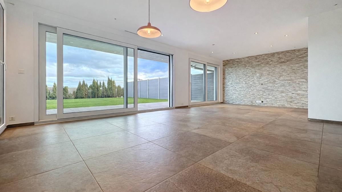 Duplex de 4.5 pièces avec sous-sol, jardin et vue sur le lac