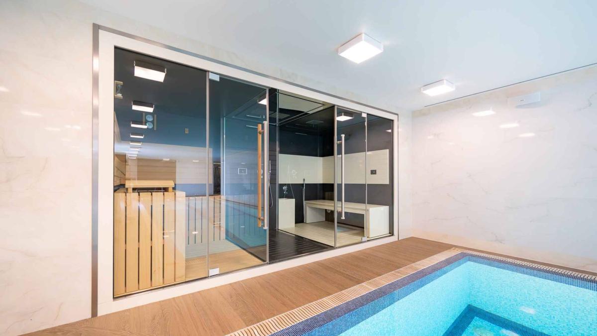 Somptueuse propriété avec piscine et vue panoramique sur le lac