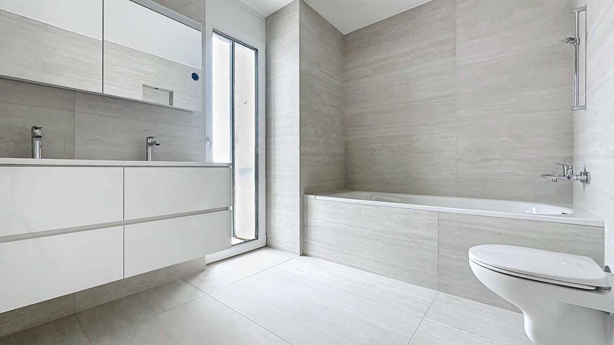 UNIQUE ! Attique neuf de 5.5 pièces bénéficiant d'un rooftop terrasse 