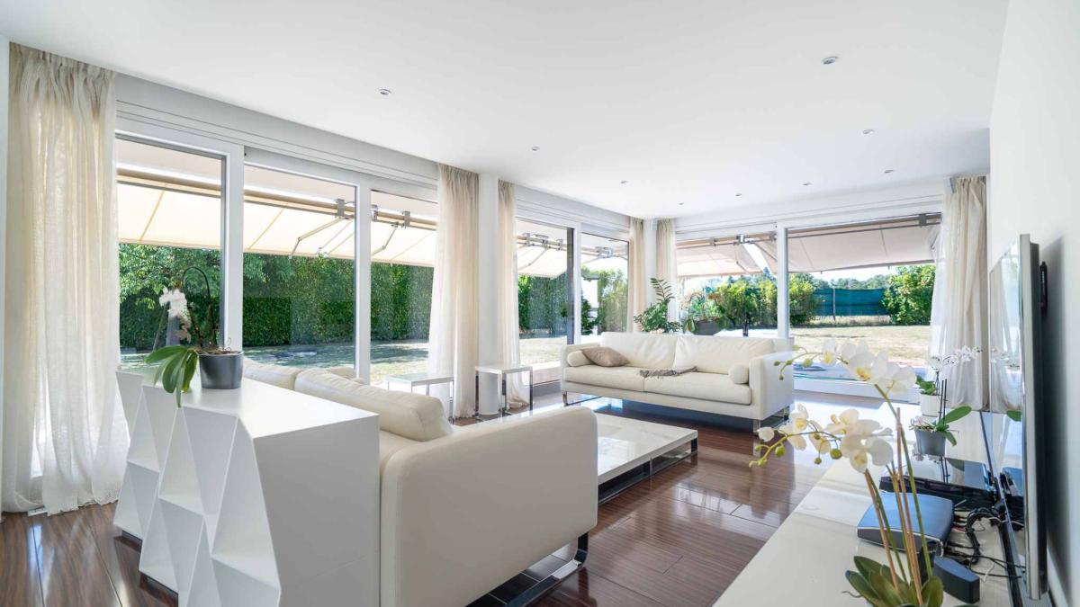 Somptueuse propriété avec piscine et vue panoramique sur le lac