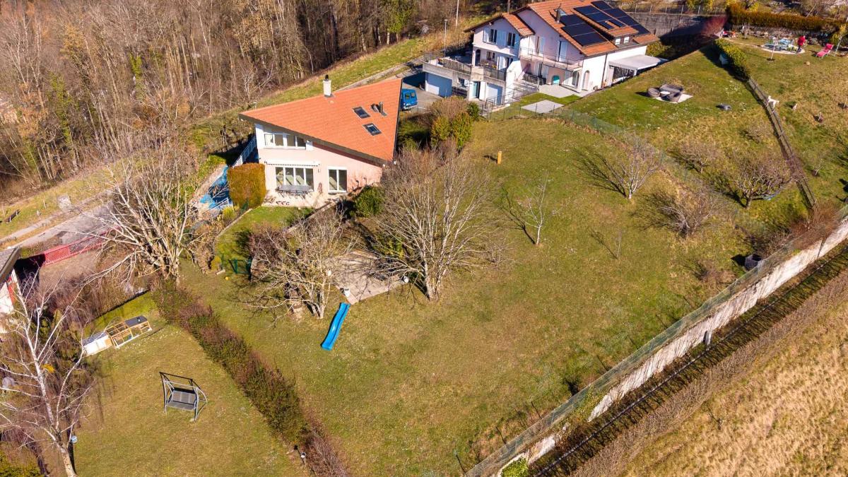 Villa d'exception avec piscine et vue imprenable sur le Lac
