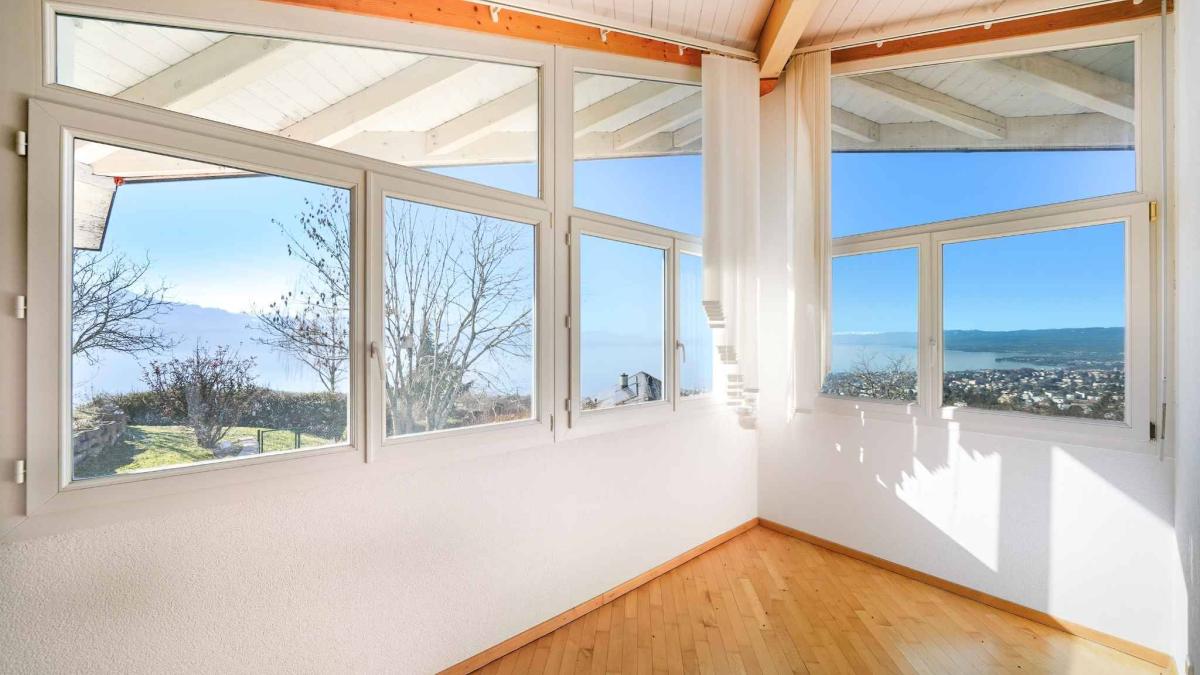 Villa d'exception avec piscine et vue imprenable sur le Lac