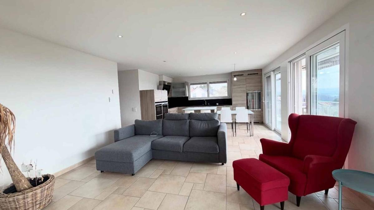 Appartement avec vue sur le lac et les montagnes 