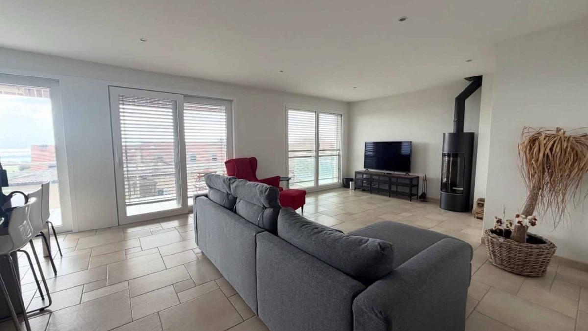 Appartement avec vue sur le lac et les montagnes 