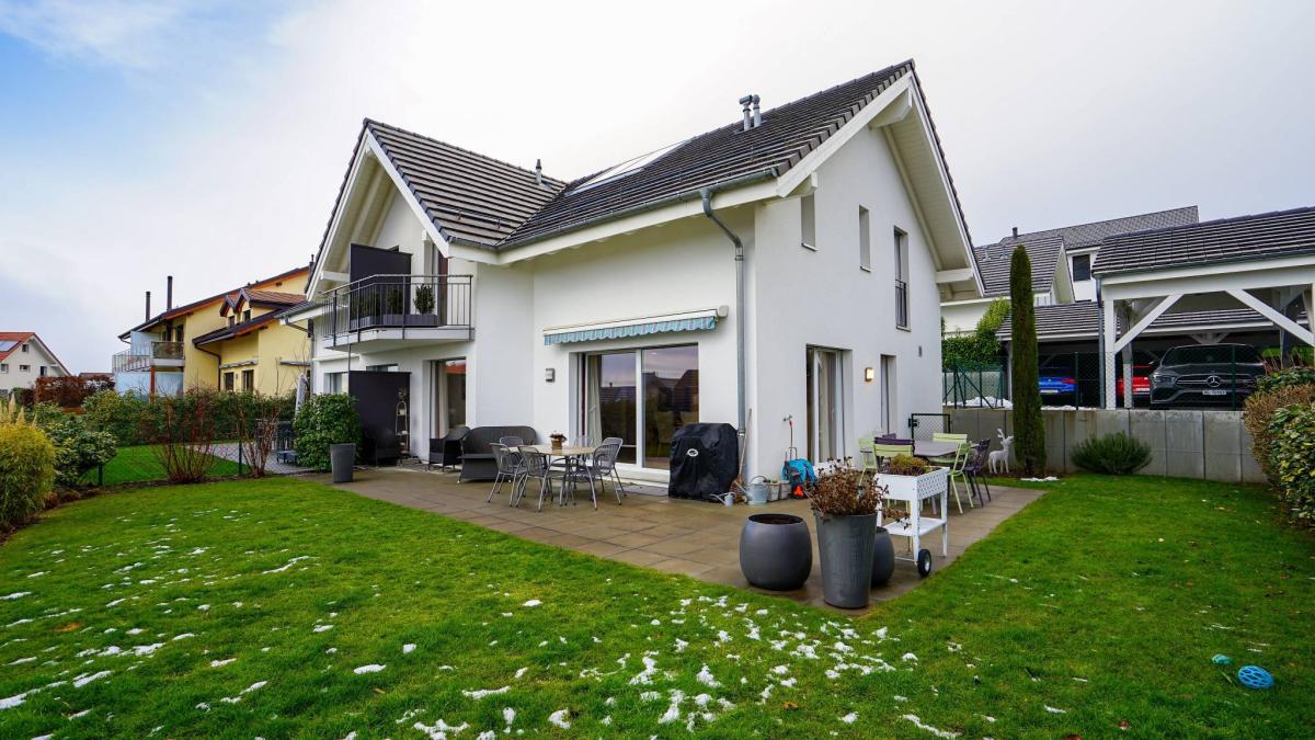 VILLA MITOYENNE A LOUER A YENS