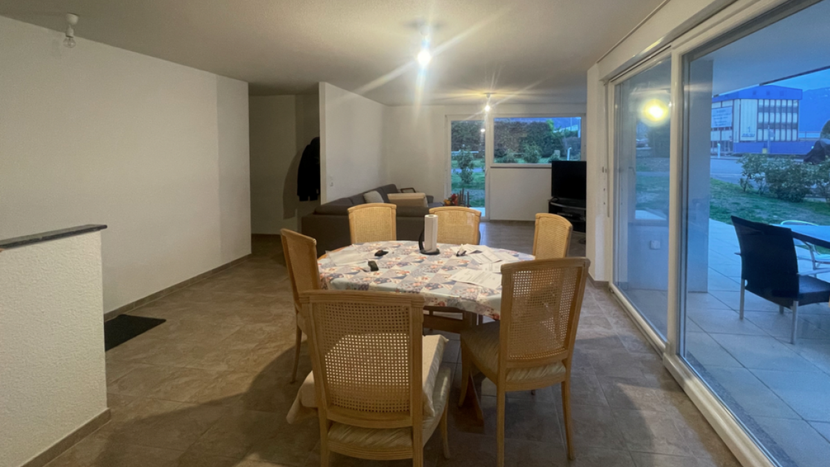 Appartement de 4.5 pièces au rez-de-chaussée avec terrasse - Cabinet 3