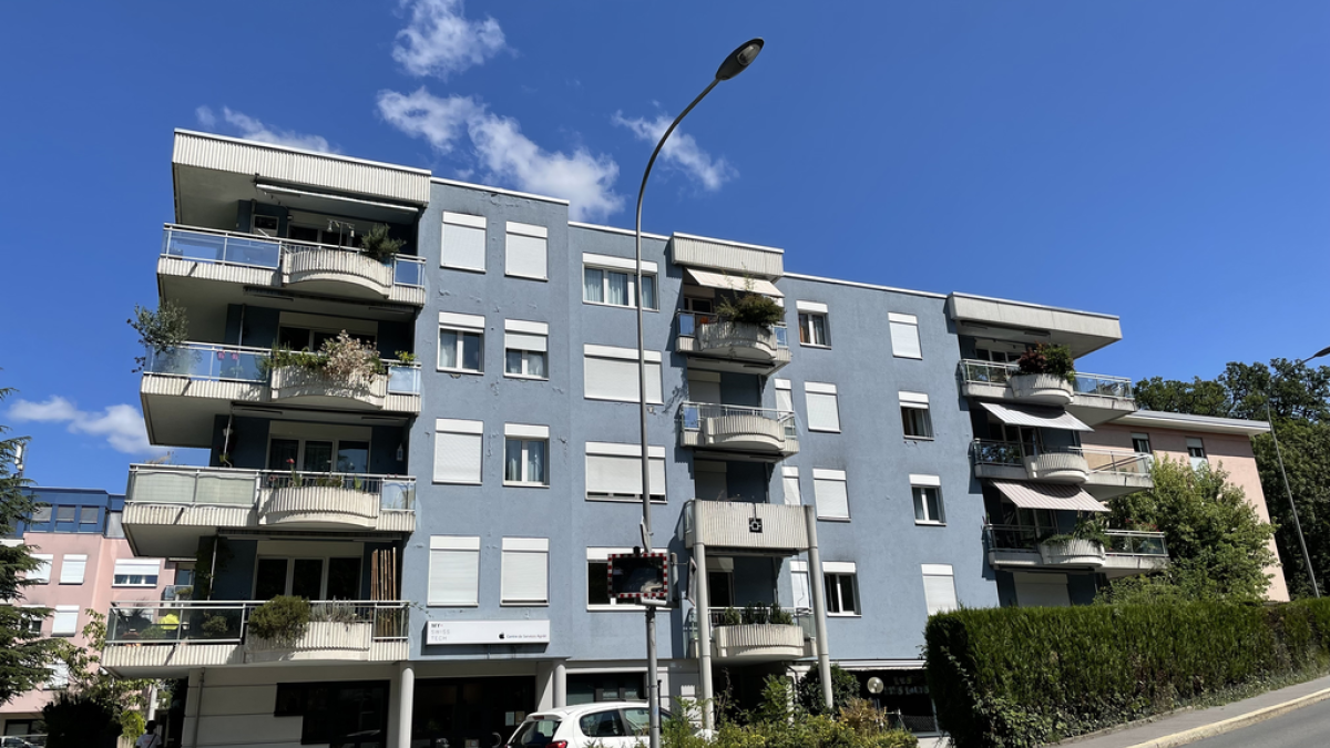 Place de parc moto intérieure à louer au Mont-sur-Lausanne