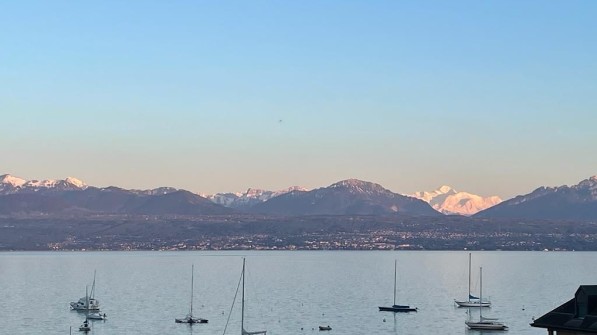4 pièces d'exception avec le balcon et vue  sur  le lac à Morges