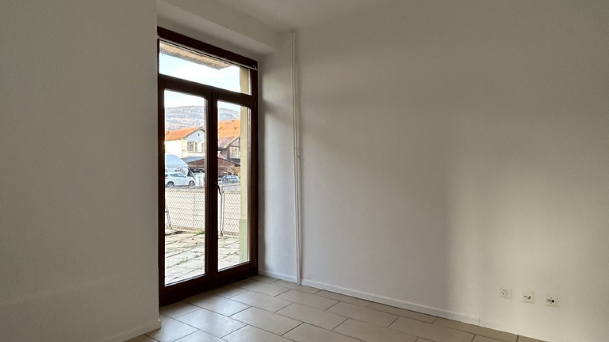 Bel appartement de 2.5 pièces avec Terrasse à Champagne
