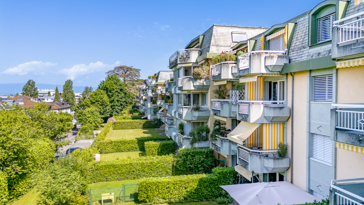 Appartement de 3.5 pièces au rez-de-chaussée d'environ 105m2