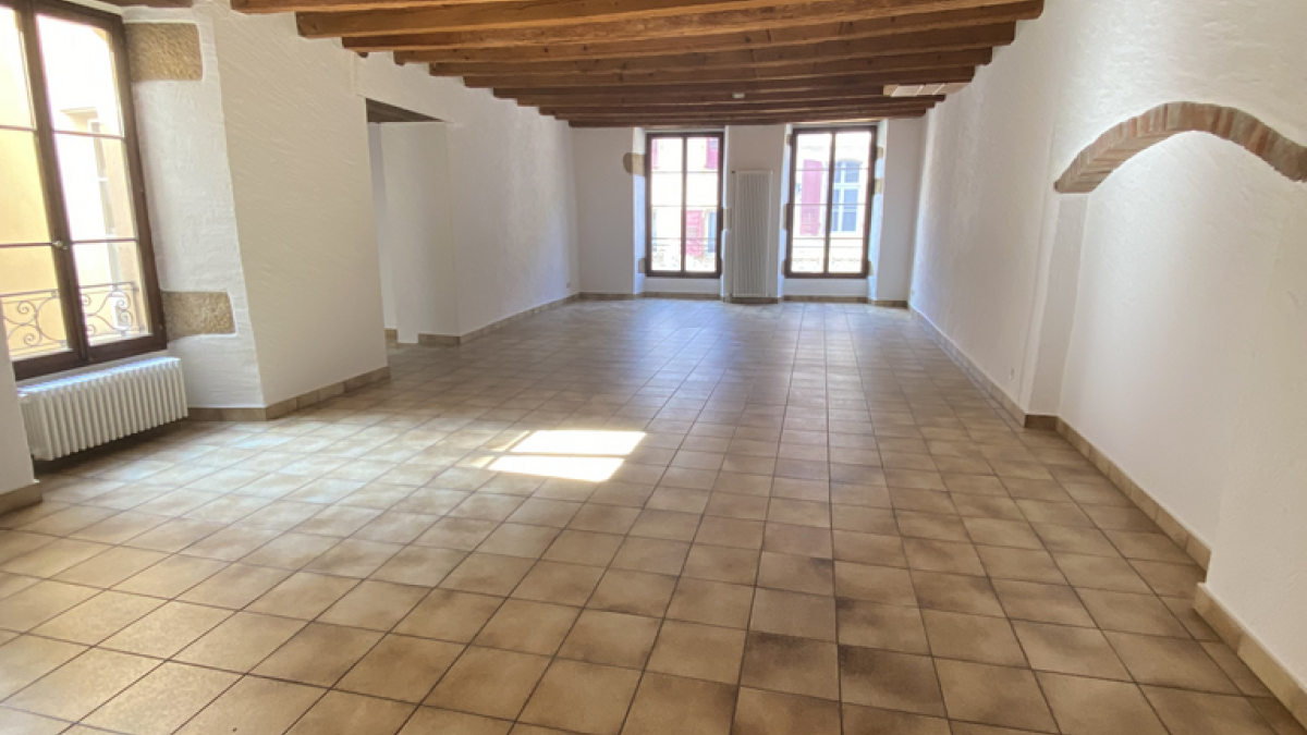 Grand appartement 3.5 pièces en plein centre historique de Yverdon