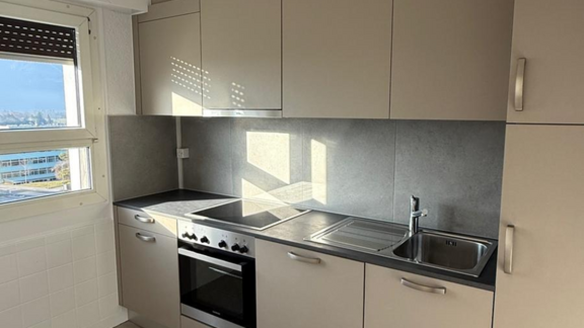 À louer appartement rénové de 4 pièces au 6ème étage (622)