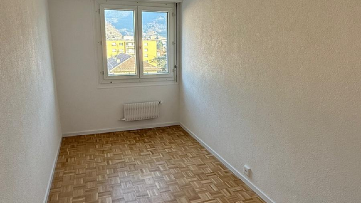 À louer appartement rénové de 4 pièces au 6ème étage (622)