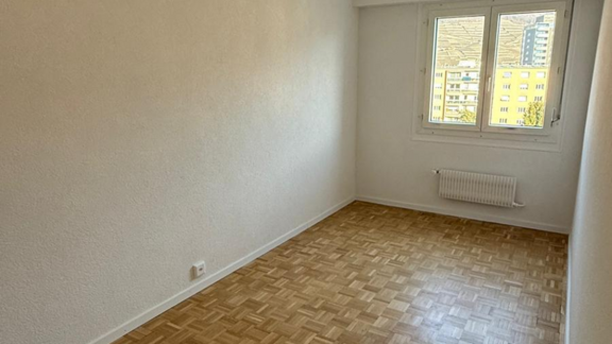 À louer appartement rénové de 4 pièces au 6ème étage (622)
