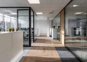 Installez-vous dans ce superbe espace de 250 m2 divisible, alliant flexibilité et élégance !