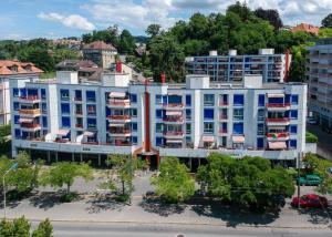 Surface d'environ 396m2 idéalement située au cœur de Renens –  Lausanne 73B