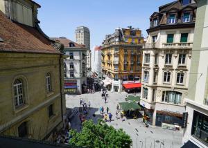 Belle surface de 197 m2 au coeur de la ville dans immeuble Hausmannien
