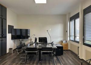 Cellules de bureaux de 55 m2 meublées avec cuisine privative 