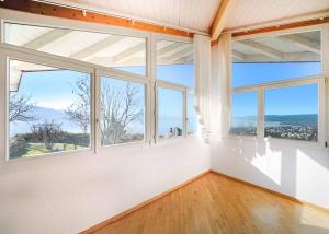 Villa d'exception avec piscine et vue imprenable sur le Lac