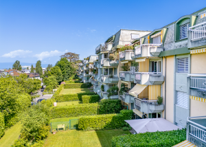 Appartement de 3.5 pièces au rez-de-chaussée d'environ 105m2