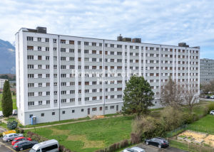À louer appartement rénové de 2 pièces au 1er étage (127)