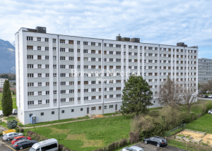 À louer appartement rénové de 2 pièces au 2ème étage (227)
